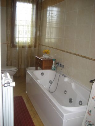 villa a schiera indipendente su tre livelli