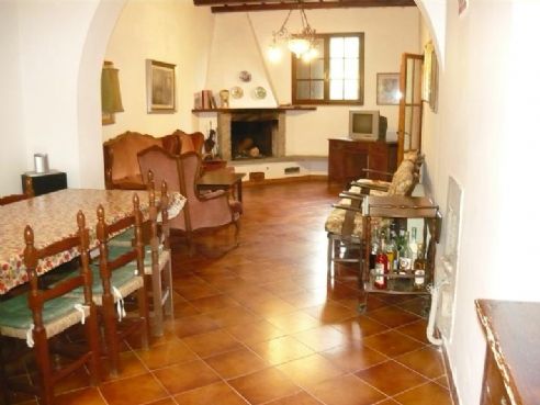 Il salone con caminetto