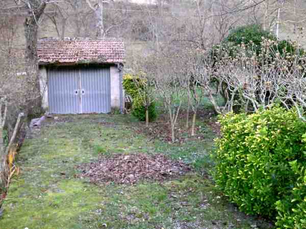 Terratetto abitabile in zona Chiaserna a Cantiano