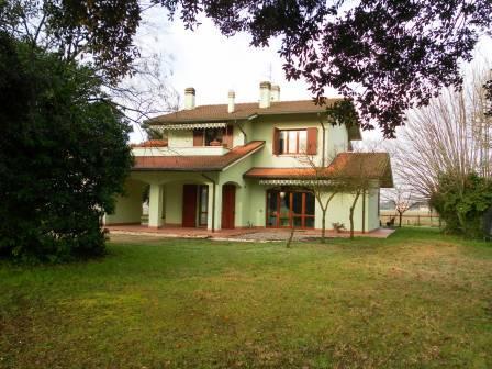 Villa in ottime condizioni in zona Semicentro a Forli'