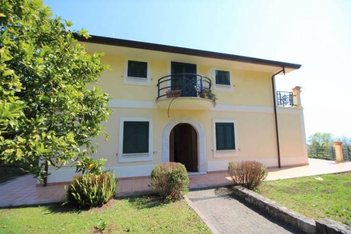 Villa in Balzorile a Formia