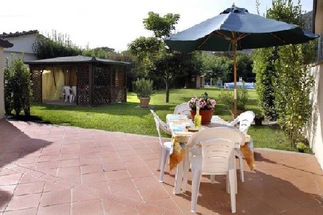 Gardino, dining-area e piscina