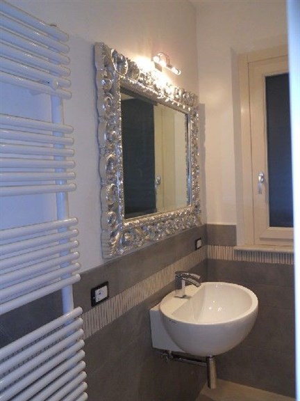 bagno con doccia al piano terra