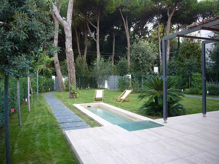 giardino e piscina
