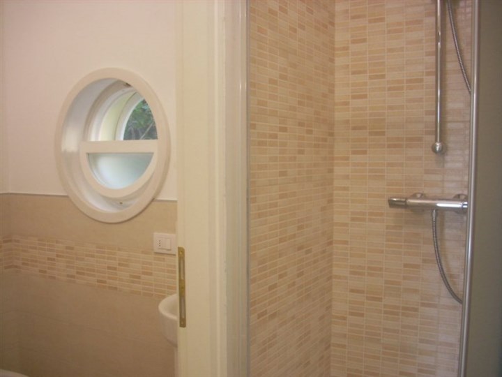 bagno con doccia