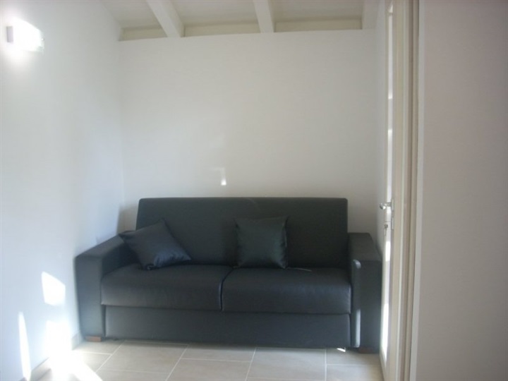 divanoo letto matrimoniale nel soggiorno