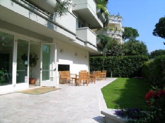 Giardino ed ingresso principale