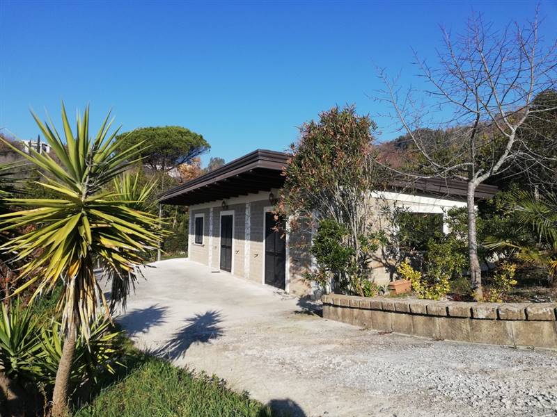 Villa in Via Cozzi a Caiazzo