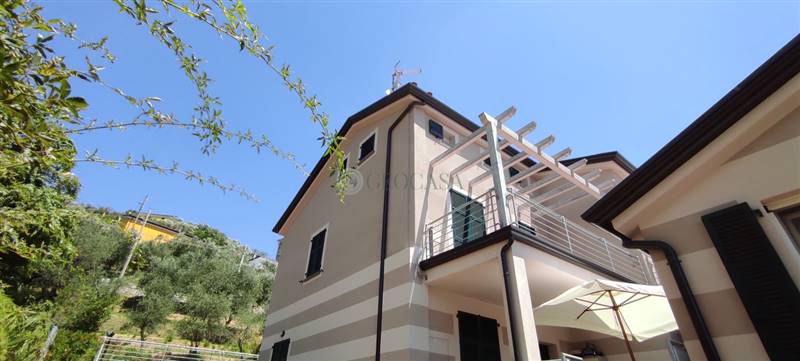 Casa semi indipendente in nuova costruzione a Vezzano Ligure