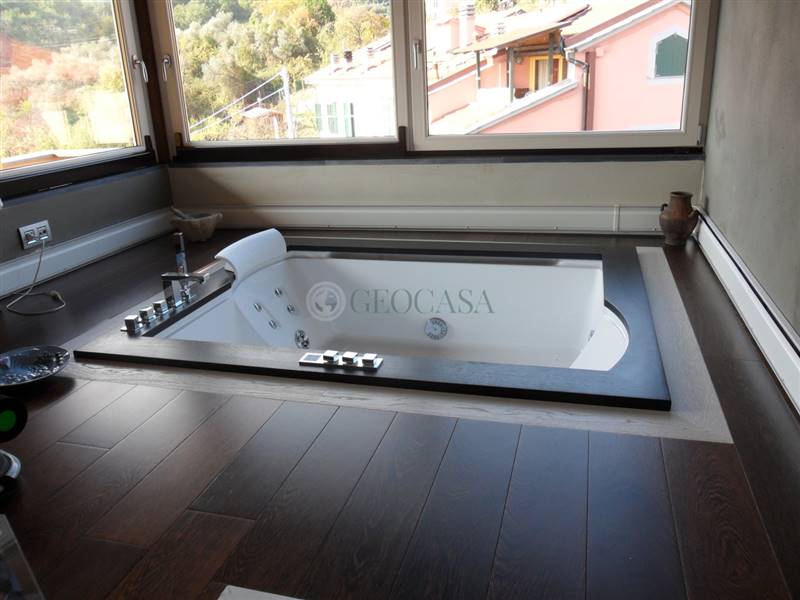 Vasca bagno camera da letto.JPG