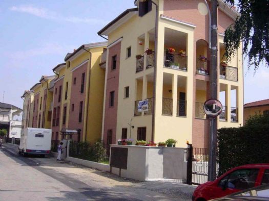Appartamento indipendente in Via Modini a Pessano Con Bornago