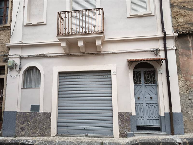 casa indipendente in vendita a Lentini