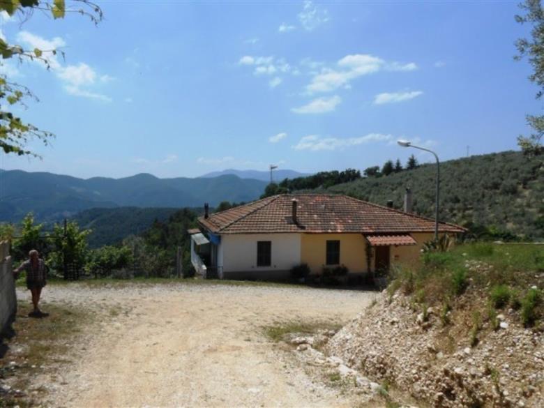 Trilocale in zona Leazzano a Montefranco