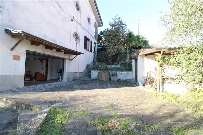Appartamento indipendente in Via Romana in zona Ceparana a Bolano