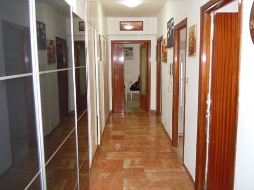 INGRESSO CON DUE ARMADI A MURO