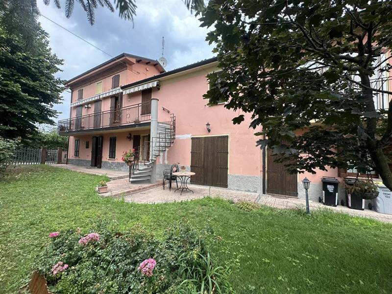 Villa in Via Campana di Ferro, 3 a Rovescala