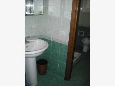 BAGNO CON ANTIBAGNO FINESTRA E DOCCIA