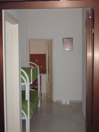 camera con 2 letti letti a castello