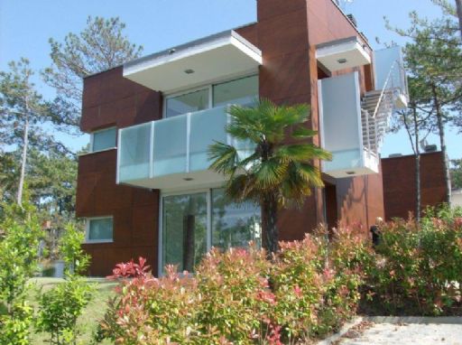 Villa in nuova costruzione in zona Lignano Pineta a Lignano Sabbiadoro