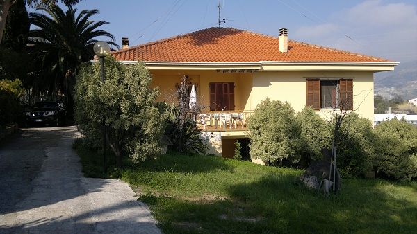 Villa abitabile in zona Poggio a San Remo
