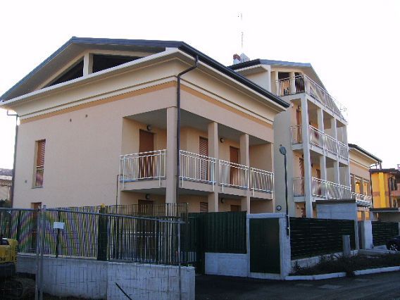 Appartamento in Via Cesare Battisti a Turate