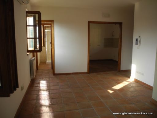 Vista soggiorno cucina dx bagno sx