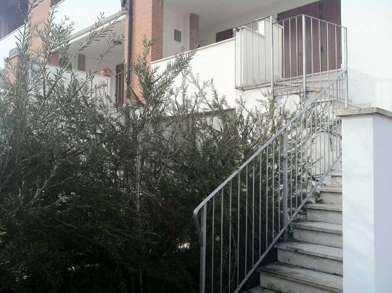 giardino e posto auto 