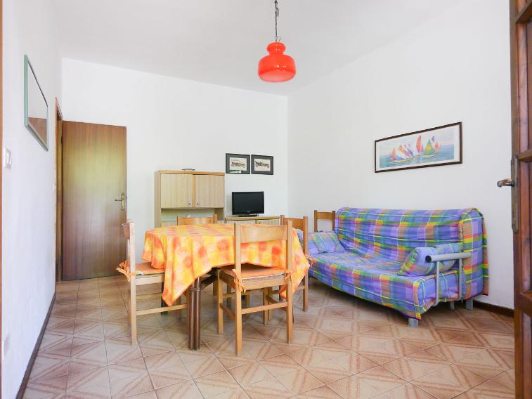 SALOTTO CON DIVANO LETTO 