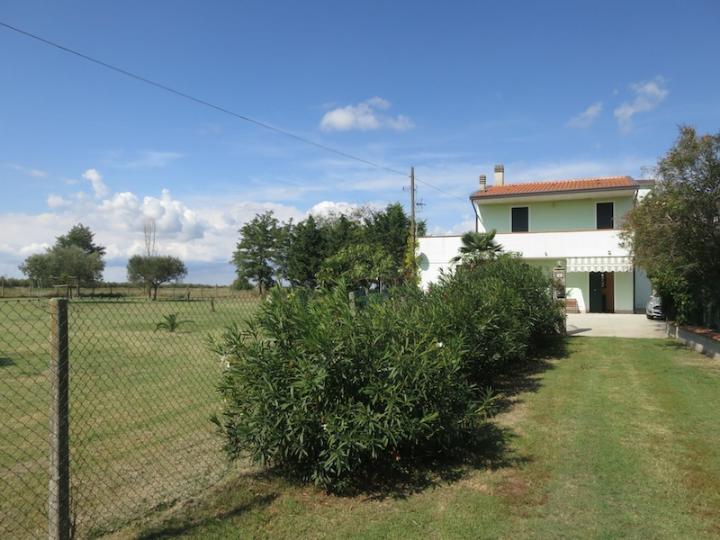 esterno casa indipendente