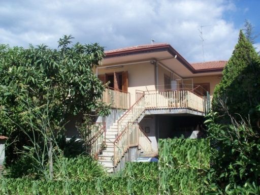 Casa singola da ristrutturare a San Giovanni la Punta
