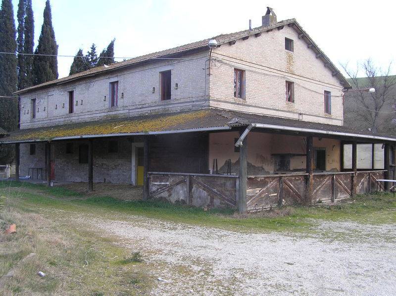 Casolare da ristrutturare.JPG