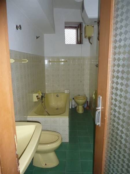 Bathroom (480x640).jpg
