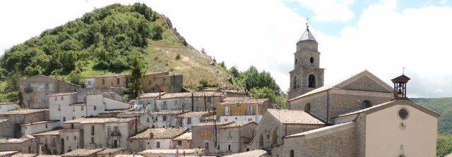 foto_panoramica_con casa Carnevale (640x223).jpg