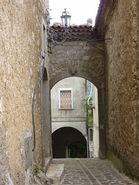 Alley 2 (480x640).jpg