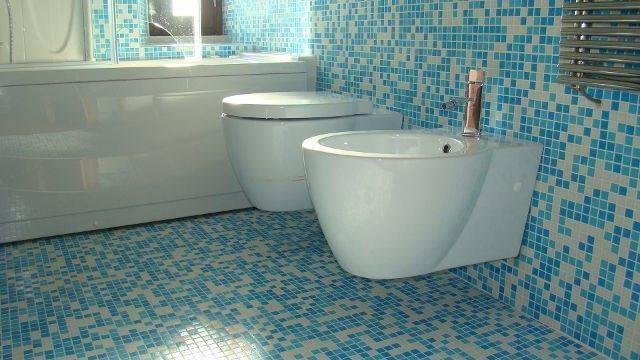 servizi igenici sospesi (640x360).jpg