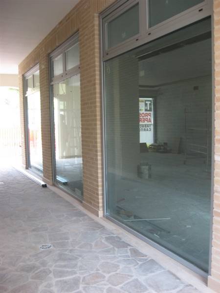 Vetrina laterale.JPG