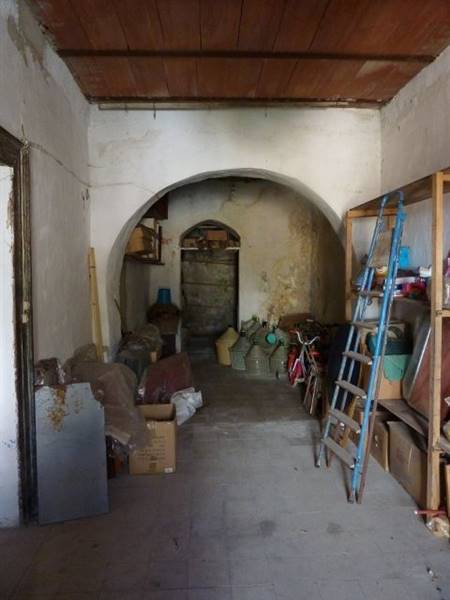 Interior 4 (480x640).jpg