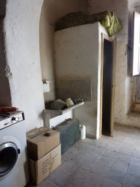 Interior 3 (480x640).jpg