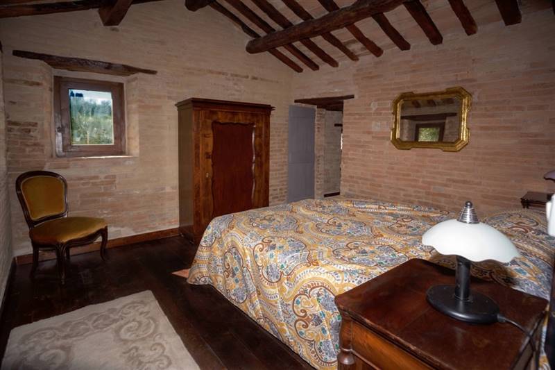 04 MONSAMPIETRO MORICO - Casa rurale in pietra e m