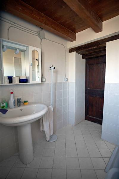 07 MONSAMPIETRO MORICO - Casa rurale in pietra e m