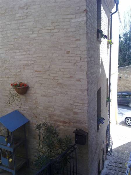 01 facciata anteriore-laterale.jpg