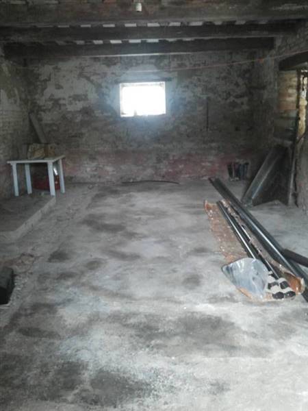 001 locale deposito.jpg