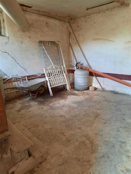 14 TERRENO AGRICOLO DI 14 ETTARI CON CASOLARE DA R