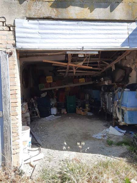 10 TERRENO AGRICOLO DI 14 ETTARI CON CASOLARE DA R