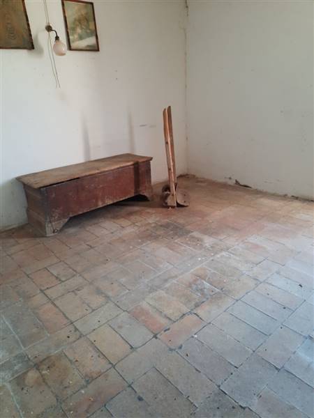 17 TERRENO AGRICOLO DI 14 ETTARI CON CASOLARE DA R