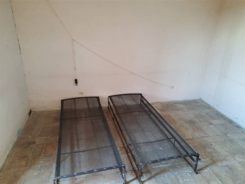 15 TERRENO AGRICOLO DI 14 ETTARI CON CASOLARE DA R