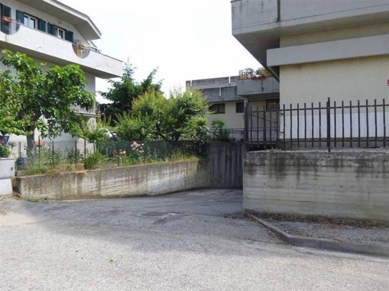 negozio con magazzino e garage dileoimmobiliare ve