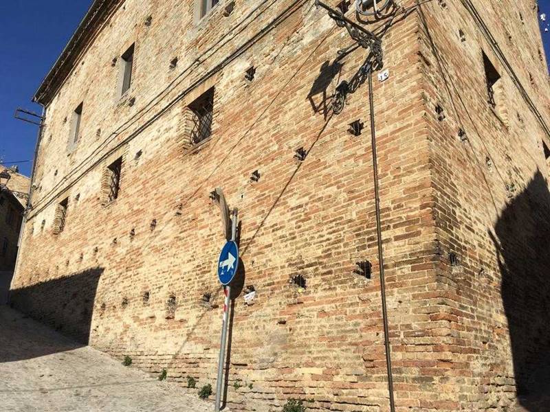 06 FABBRICATO CIELO TERRA DEL 1600 DA RISTRUTTURAR