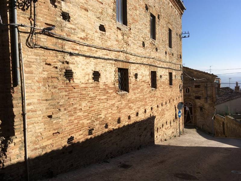 08 FABBRICATO CIELO TERRA DEL 1600 DA RISTRUTTURAR