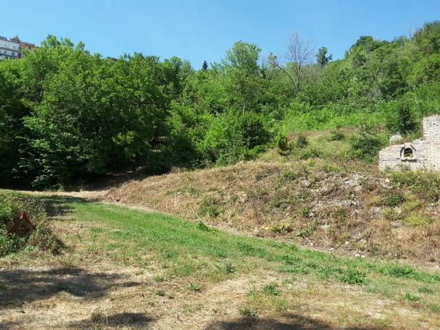 07 RUDERE DA RISTRUTTURARE CON TERRENO CARASSAI.jp